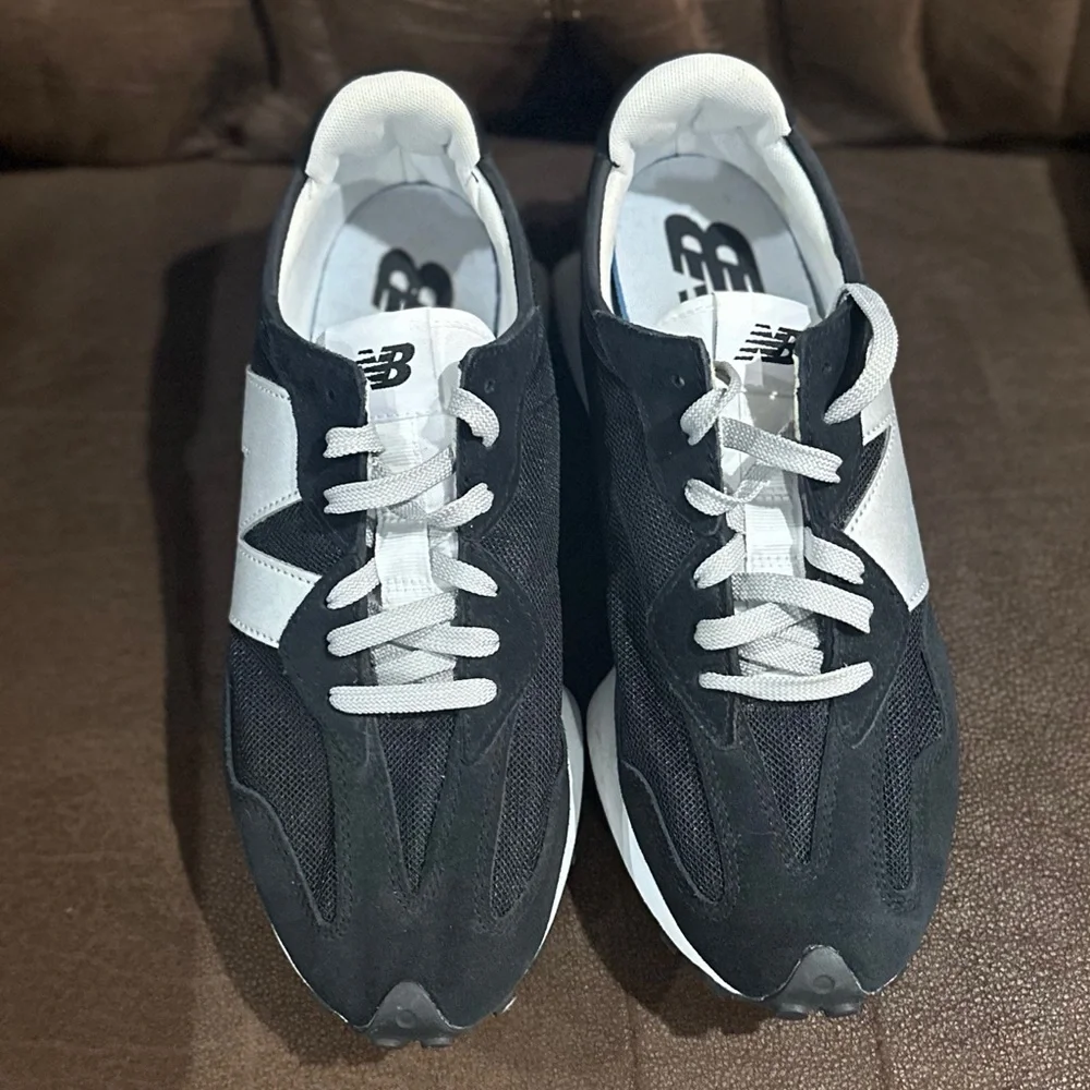 New Balance 327 Black/Silver [S327A]